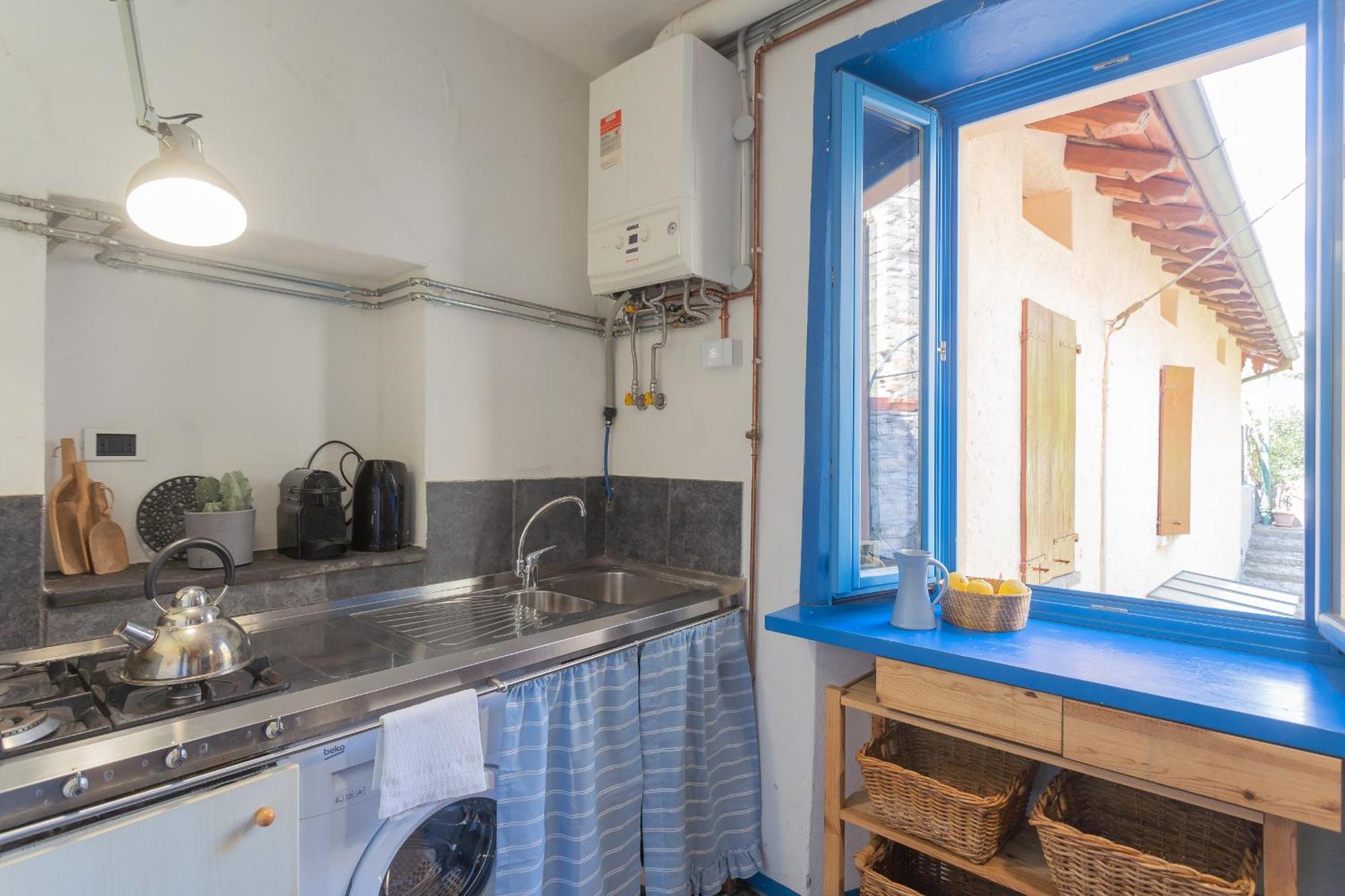 Deriva Apartment On Careno'S Beach By Rent All Como Nesso Extérieur photo