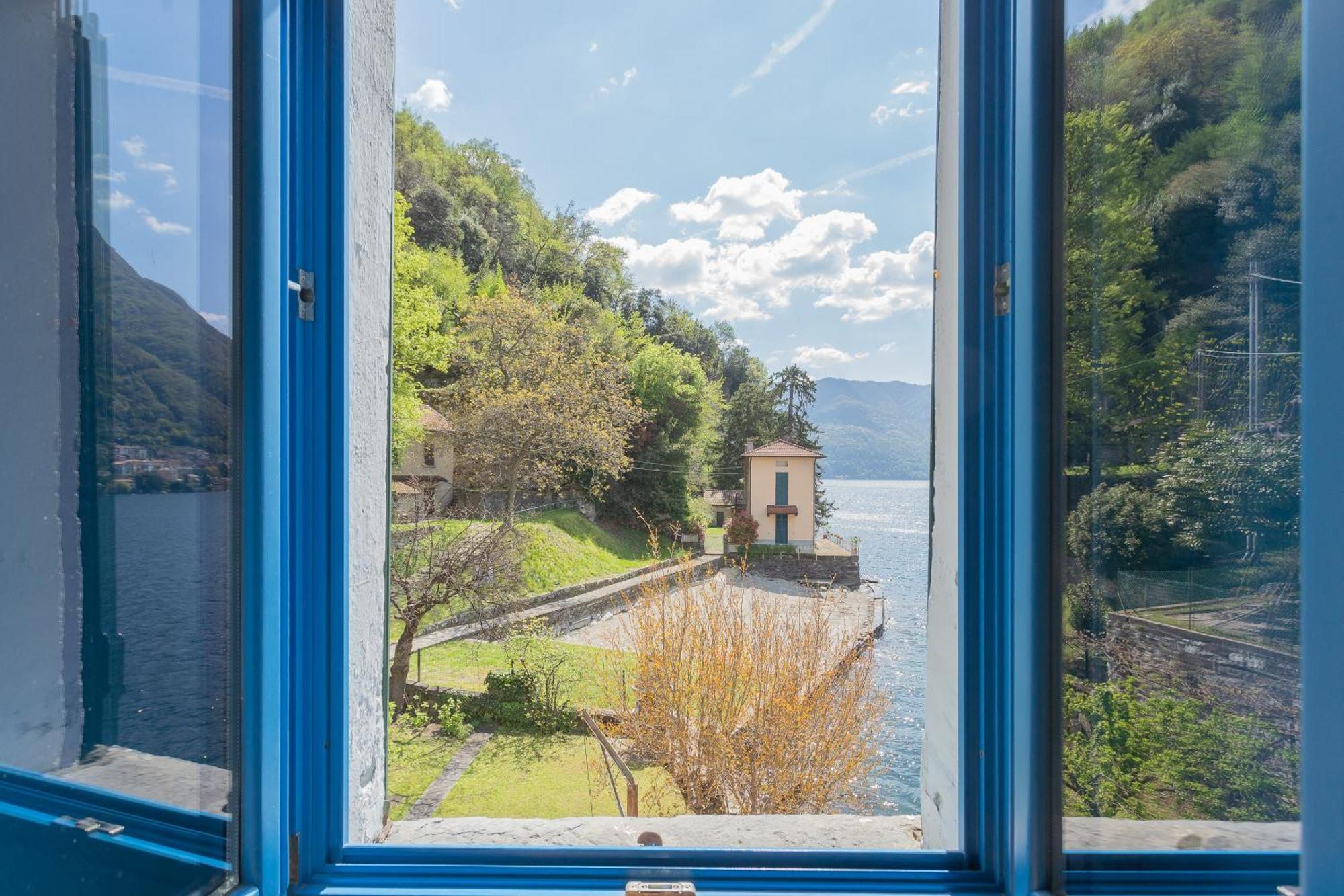 Deriva Apartment On Careno'S Beach By Rent All Como Nesso Extérieur photo